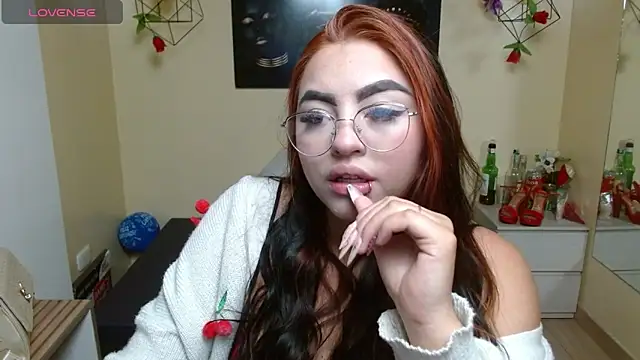 Snapshot of Miley_Clarck chatting on 04/21/26, 01:28 Miley Clarck online show from 04/21/26, 01:28