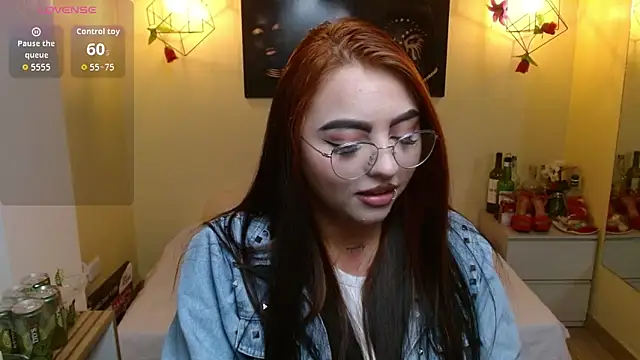 Snapshot of Miley_Clarck chatting on 04/25/26, 01:41 Miley Clarck online show from 04/25/26, 01:41