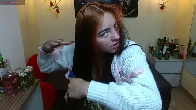 Snapshot of Miley_Clarck chatting on 05/01/26, 12:32 Miley Clarck online show from 05/01/26, 12:32