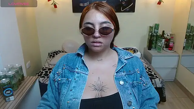 Snapshot of Miley_Clarck chatting on 05/02/26, 01:27 Miley Clarck online show from 05/02/26, 01:27