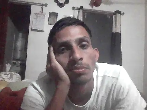 Snapshot of cool_guy_1 chatting on 03/31/26, 04:29 cool guy 1 online show from 03/31/26, 04:29