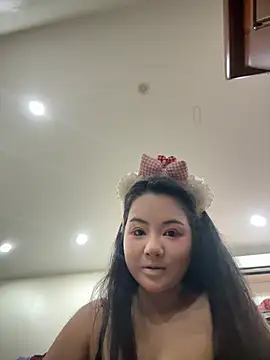   cherry-cute   online show from 03/21/26, 10:31