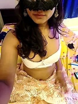 Lena mahiyaa online show from 04/24/26, 12:35