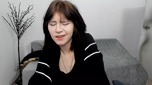 Frau Emma online show from 04/11/26, 05:12