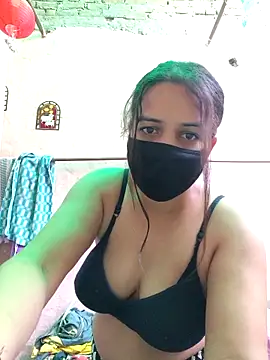 Snapshot of REENA-STRIP chatting on 04/28/26, 05:45 REENA-STRIP online show from 04/28/26, 05:45