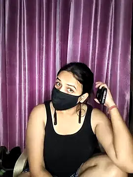 Snapshot of REENA-STRIP chatting on 05/13/26, 06:38 REENA-STRIP online show from 05/13/26, 06:38