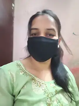 Snapshot of REENA-STRIP chatting on 05/15/26, 08:54 REENA-STRIP online show from 05/15/26, 08:54
