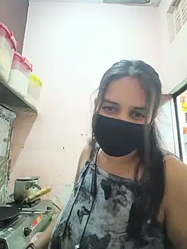 Snapshot of REENA-STRIP chatting on 05/16/26, 06:32 REENA-STRIP online show from 05/16/26, 06:32