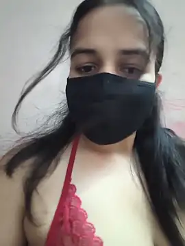 Snapshot of REENA-STRIP chatting on 05/17/26, 08:23 REENA-STRIP online show from 05/17/26, 08:23