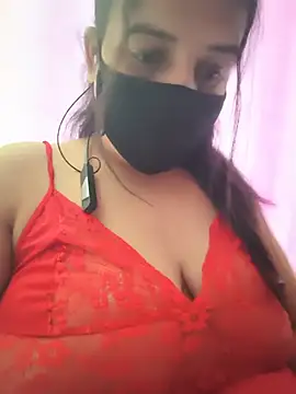 Snapshot of REENA-STRIP chatting on 05/19/26, 06:20 REENA-STRIP online show from 05/19/26, 06:20