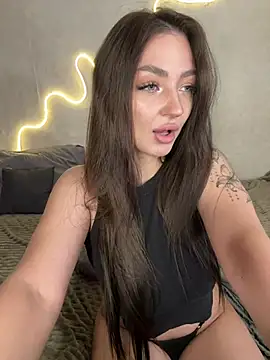 Snapshot of Arina_Babyy chatting on 05/01/26, 03:00 Arina Babyy online show from 05/01/26, 03:00