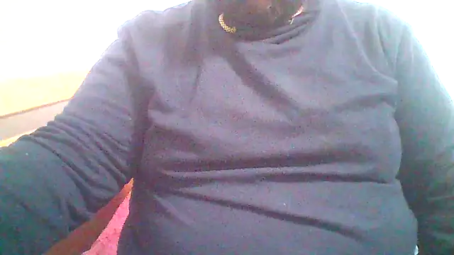 Snapshot of BeardedChubb chatting on 04/08/26, 07:08 BeardedChubb online show from 04/08/26, 07:08