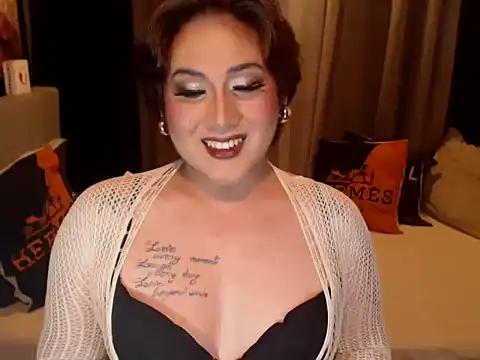 Snapshot of YourMistressAggy chatting on 04/16/26, 09:39 YourMistressAggy online show from 04/16/26, 09:39