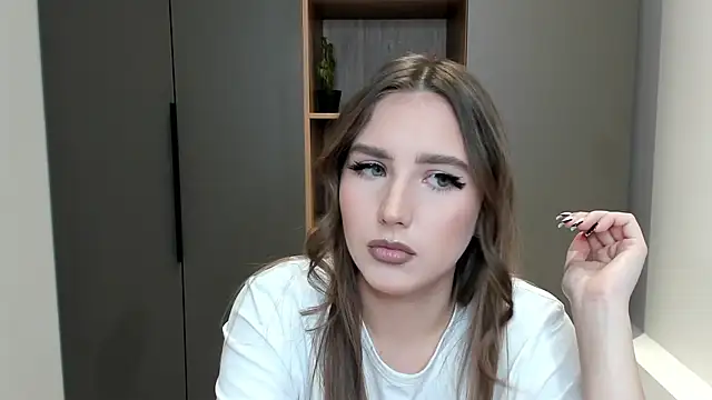 KarriDunman online show from 03/22/26, 04:16