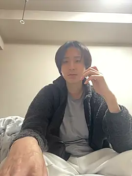 Snapshot of youta200 chatting on 04/12/26, 01:05 youta200 online show from 04/12/26, 01:05