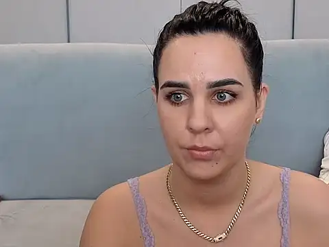 Snapshot of MariahBlue0318 chatting on 04/17/26, 12:30 MariahBlue0318 online show from 04/17/26, 12:30