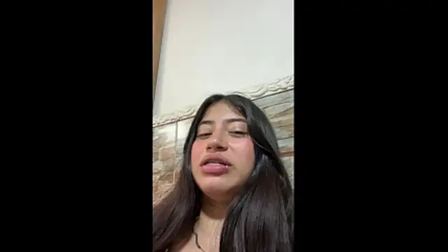 Snapshot of mia_gomez7 chatting on 04/15/26, 09:04 mia gomez7 online show from 04/15/26, 09:04