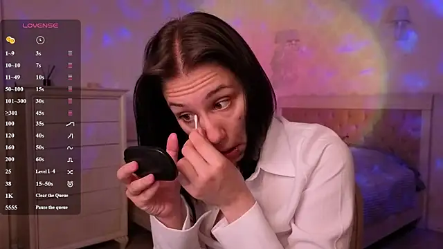 Snapshot of MilaVey chatting on 06/17/26, 07:04 MilaVey online show from 06/17/26, 07:04