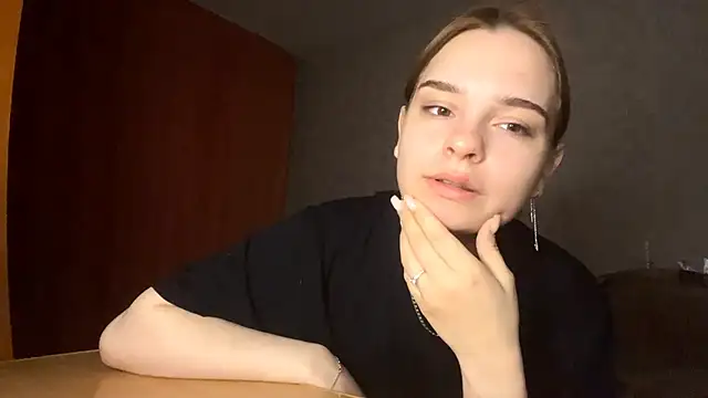 Snapshot of SageFennell chatting on 04/27/26, 05:22 SageFennell online show from 04/27/26, 05:22