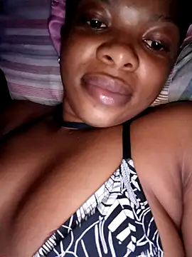 Snapshot of Smalltitiesxxx chatting on 04/17/26, 03:53 Smalltitiesxxx online show from 04/17/26, 03:53