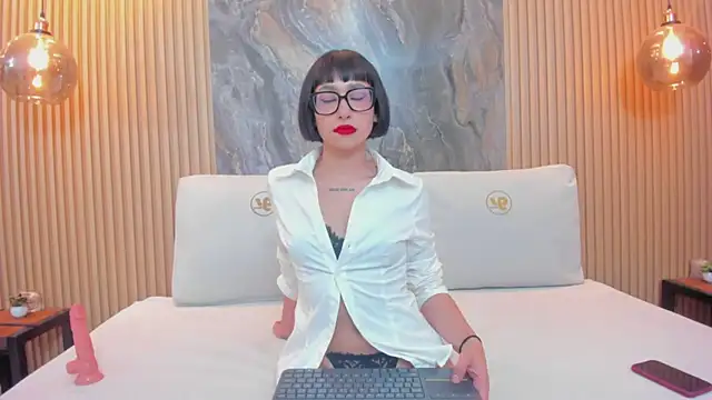 Snapshot of mary_spencer chatting on 04/22/26, 11:34 mary spencer online show from 04/22/26, 11:34