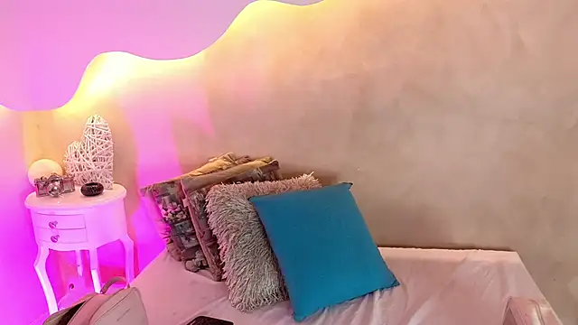 BellaRouxxx online show from 05/09/26, 12:32