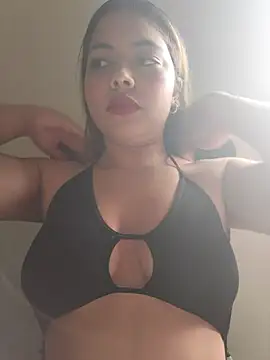 Yelii  online show from 07/17/26, 06:02