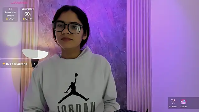 Snapshot of alina_sauvage chatting on 04/11/26, 11:14 alina sauvage online show from 04/11/26, 11:14