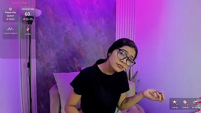 Snapshot of alina_sauvage chatting on 05/16/26, 01:32 alina sauvage online show from 05/16/26, 01:32