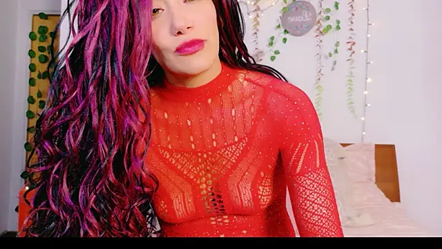 Snapshot of Ajua__Uva chatting on 05/10/26, 12:38 Ajua Uva online show from 05/10/26, 12:38