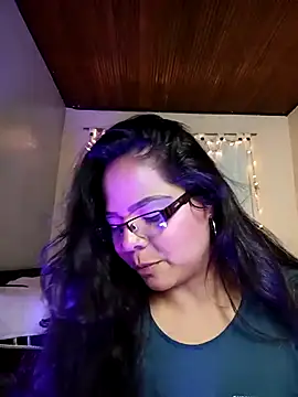 Snapshot of ROUSSE_SINCLAIR chatting on 04/28/26, 02:27 ROUSSE SINCLAIR online show from 04/28/26, 02:27