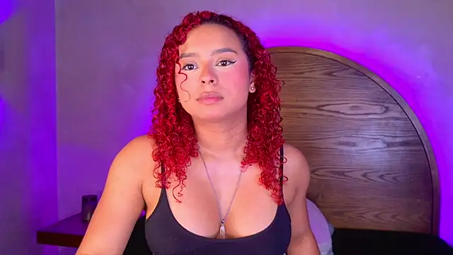 Snapshot of lara_curly chatting on 07/20/26, 10:29 lara curly online show from 07/20/26, 10:29