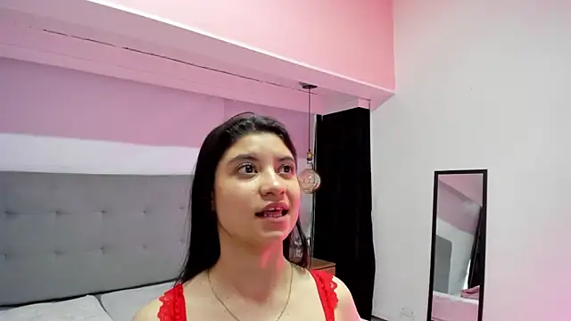 Snapshot of LindaCatalina_ chatting on 04/04/26, 12:35 LindaCatalina online show from 04/04/26, 12:35