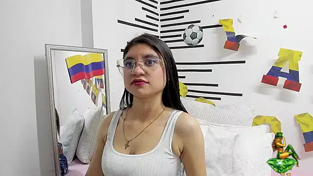 Snapshot of LindaCatalina_ chatting on 06/30/26, 12:50 LindaCatalina online show from 06/30/26, 12:50