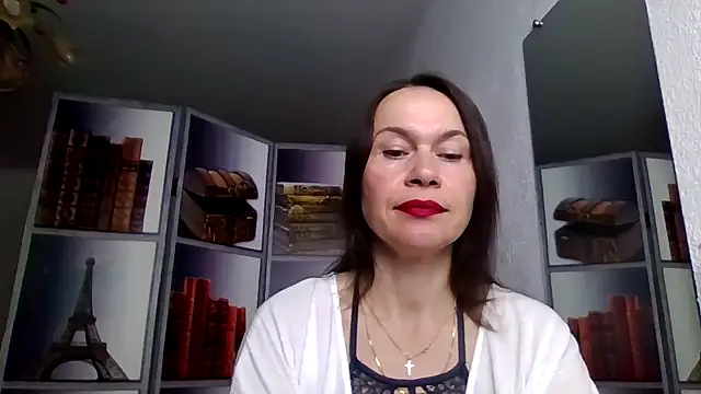 Selena Moo online show from 04/15/26, 07:26