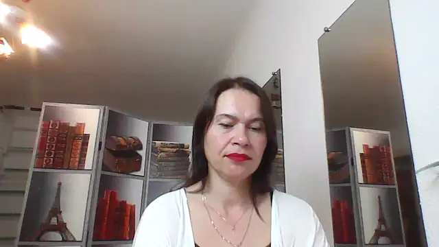 Selena Moo online show from 06/08/26, 07:53