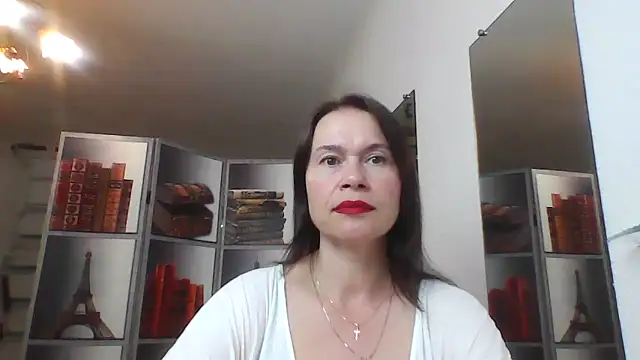 Selena Moo online show from 06/12/26, 08:24