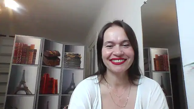Selena Moo online show from 06/13/26, 09:18