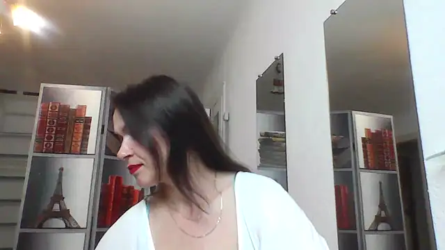 Selena Moo online show from 06/14/26, 08:49