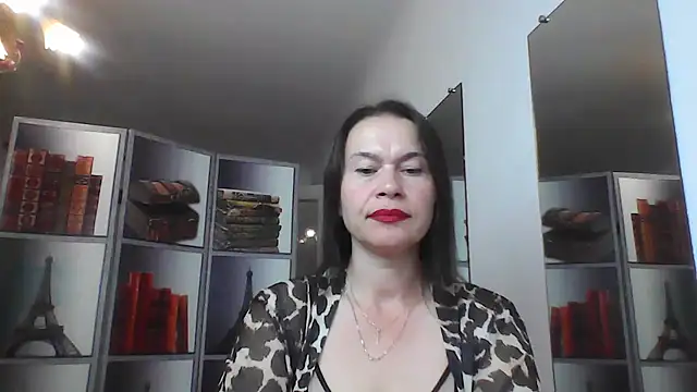 Snapshot of Selena_Moo chatting on 07/22/26, 08:28 Selena Moo online show from 07/22/26, 08:28