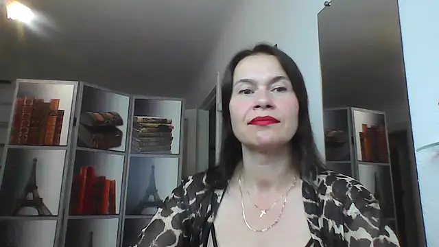 Snapshot of Selena_Moo chatting on 07/27/26, 10:00 Selena Moo online show from 07/27/26, 10:00