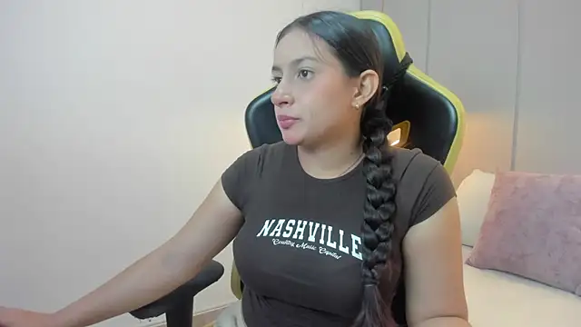 kira relish online show from 04/25/26, 11:13