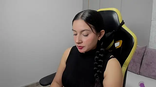 kira relish online show from 04/29/26, 12:42