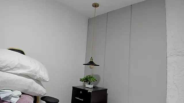 kira relish online show from 04/29/26, 05:30