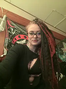 Snapshot of darlingvicuous chatting on 03/22/26, 06:28 darlingvicuous online show from 03/22/26, 06:28