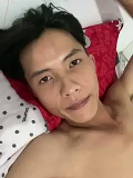 Snapshot of Nguyencuong1999 chatting on 04/02/26, 10:24 Nguyencuong1999 online show from 04/02/26, 10:24