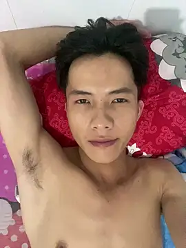 Snapshot of Nguyencuong1999 chatting on 04/05/26, 08:28 Nguyencuong1999 online show from 04/05/26, 08:28