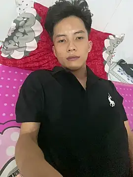 Snapshot of Nguyencuong1999 chatting on 04/12/26, 06:02 Nguyencuong1999 online show from 04/12/26, 06:02