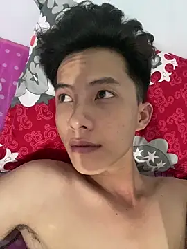 Snapshot of Nguyencuong1999 chatting on 04/18/26, 01:31 Nguyencuong1999 online show from 04/18/26, 01:31