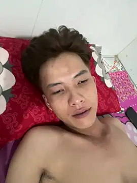 Snapshot of Nguyencuong1999 chatting on 04/25/26, 03:31 Nguyencuong1999 online show from 04/25/26, 03:31